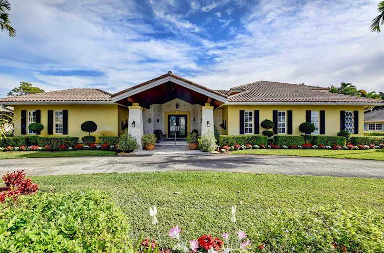 4910 S Lake Drive Boynton Beach, FL 33436