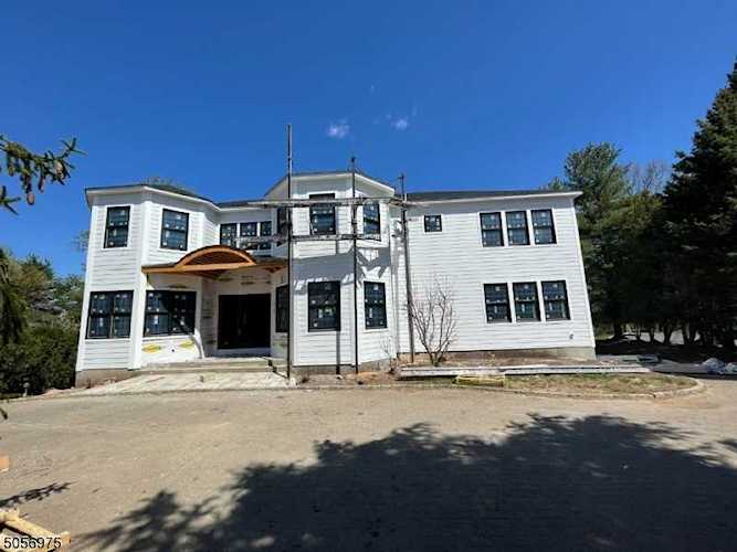 9 Brown Ct Livingston Twp., NJ 07039