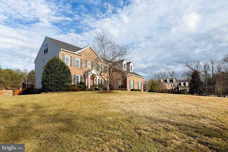 6703 Bunkers Ct Clifton, VA 20124