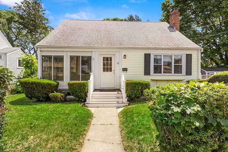 11 Grace Rd Quincy, MA 02169