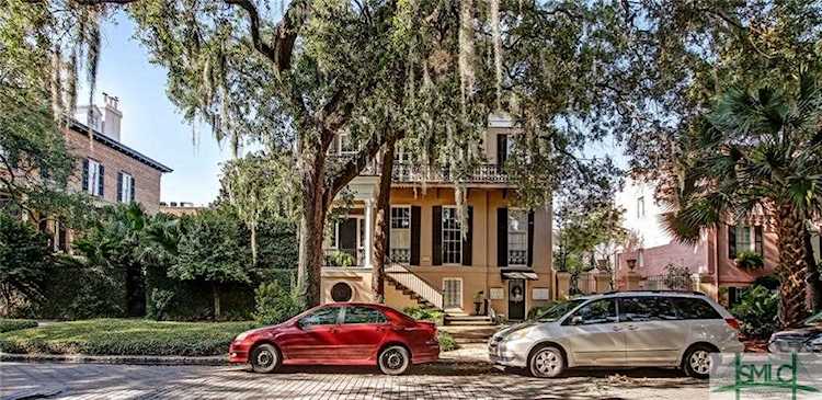 208 E Jones St Savannah, GA 31401