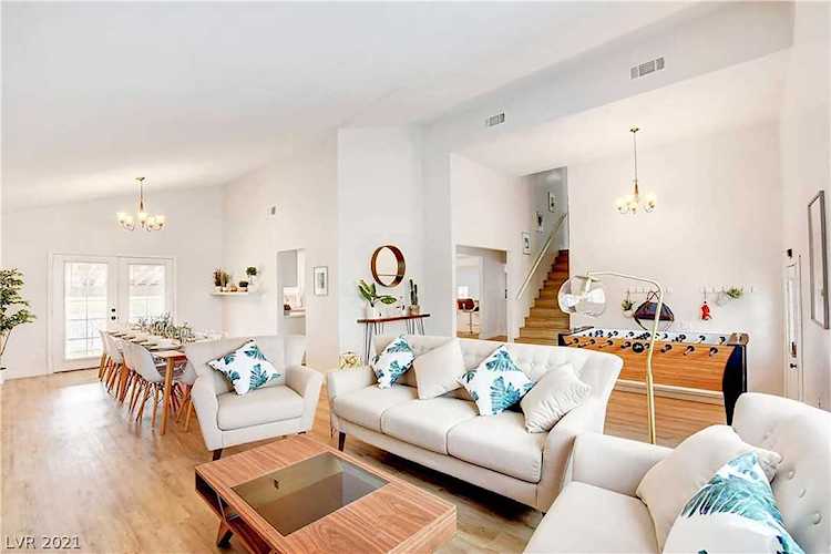 5676 Birchwood Circle Las Vegas, NV 89120
