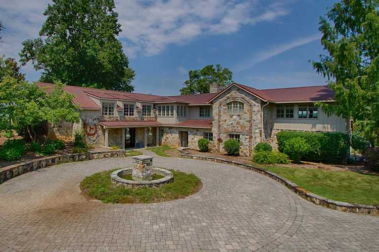3646 Lowes Ferry Rd Louisville, TN 37777