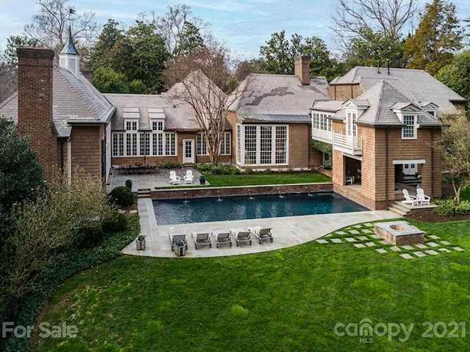 325 Hermitage Rd Charlotte, NC 28207