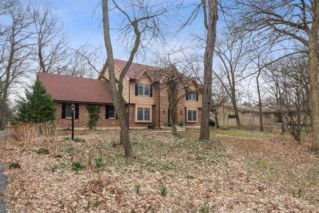 1S051 Normandy Woods Dr Winfield, IL 60190