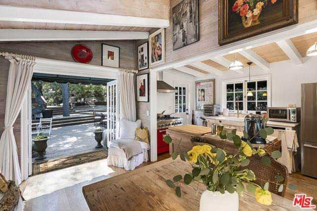 21658 Encina Road Topanga, CA 90290