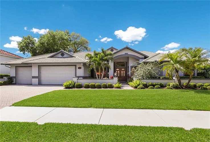 8455 Woodbriar Dr Sarasota, FL 34238