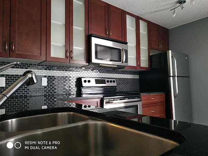 1817 16 St SW #202 Calgary, AB T2T 4E3
