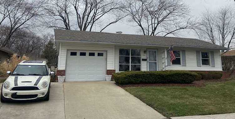 266 Tower Ln Elk Grove Village, IL 60007
