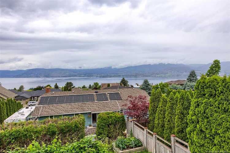 336 Raven Drive Kelowna, BC V1W3Y9
