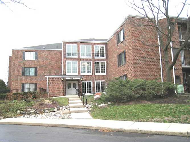 520 Biesterfield Rd #311 Elk Grove Village, IL 60007