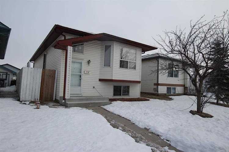 176 Appleside Close SE Calgary, AB T2A 7T8