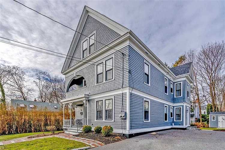 45 Prospect St East Greenwich, RI 02818-3216