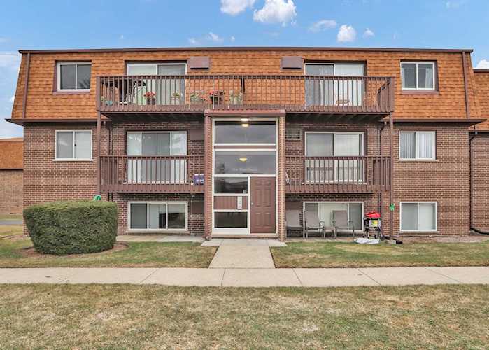 114 Boardwalk St #2 Elk Grove Village, IL 60007