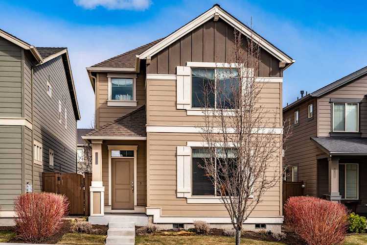 20782 NE Sierra Dr Bend, OR 97701