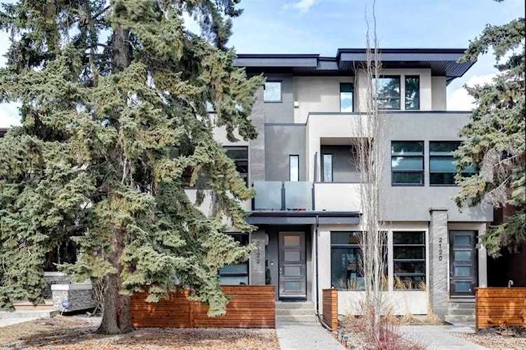 2122 28 Ave SW Calgary, AB T2T 1K5