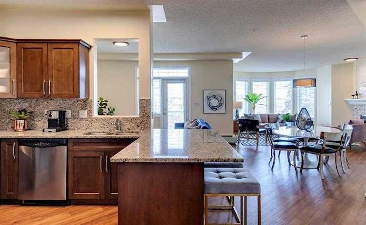 2419 Erlton Rd SW #408 Calgary, AB T2S 3B8
