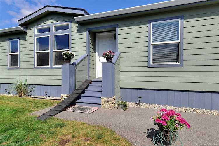 610 Katherine Road West Kelowna, BC V1Z3G2