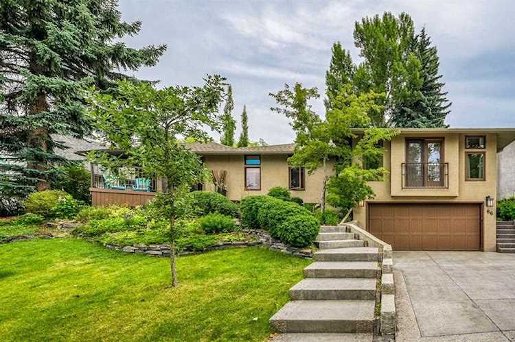 86 Roselawn Crescent NW Calgary, AB T2K 1K6