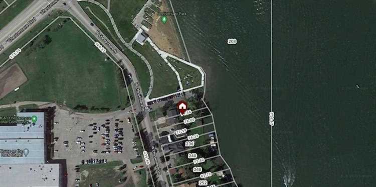 224 West Chestermere Dr Chestermere, AB T1X 1B2