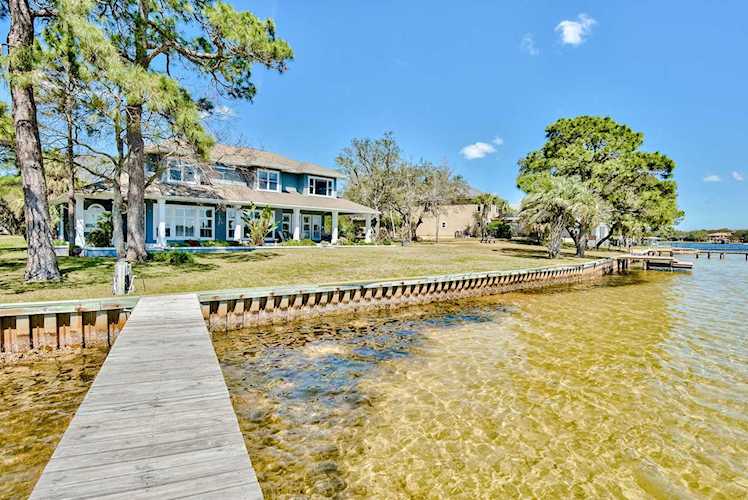 15 Paradise Point Road Shalimar, FL 32579