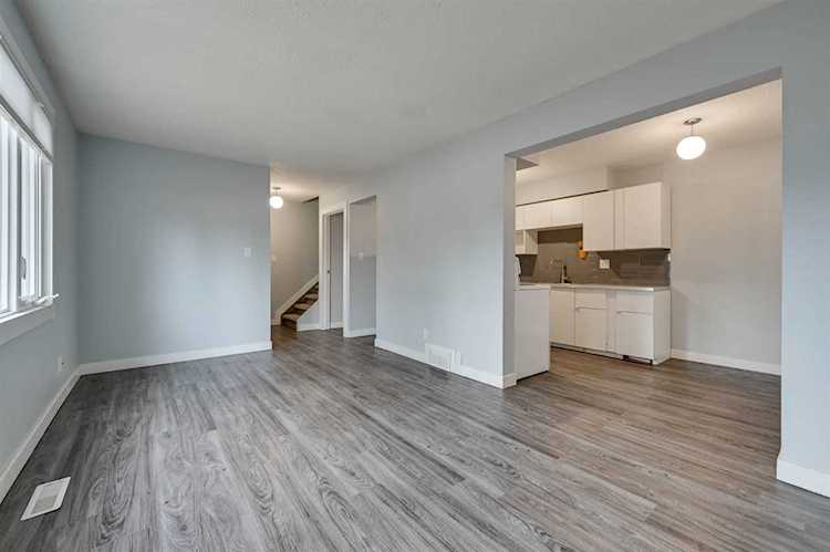 # 3 8115 144 Avenue Edmonton, AB T5C 2S4