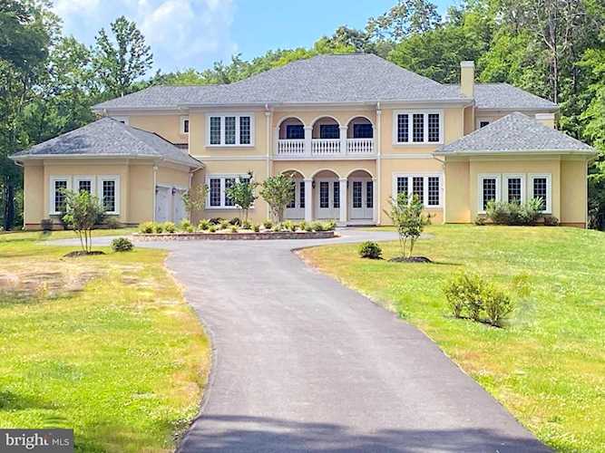 10918 Woodfair Rd Fairfax Station, VA 22039