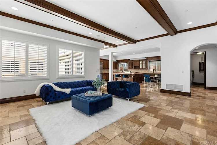 526 Riverside Avenue Newport Beach, CA 92663