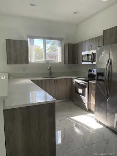 225 SW 3rd Ter Dania Beach, FL 33004