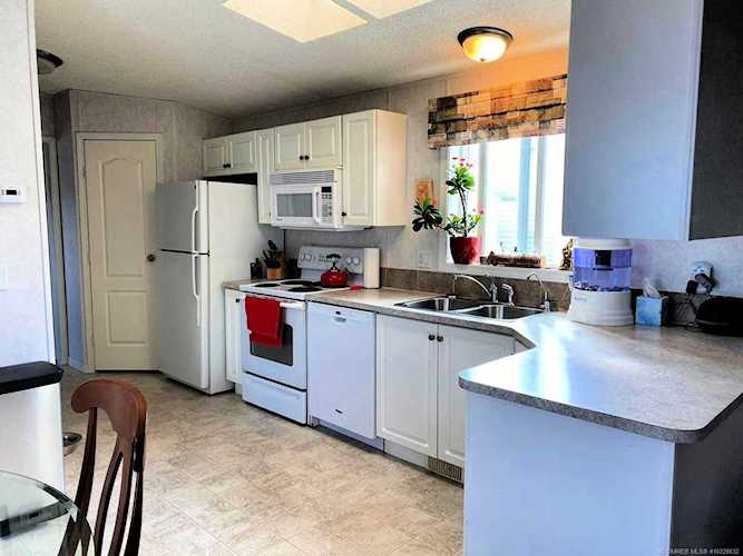 610 Katherine Road West Kelowna, BC V1Z3G2