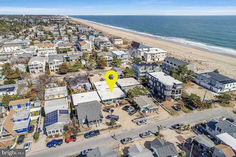 13 Saulsbury St Dewey Beach, DE 19971