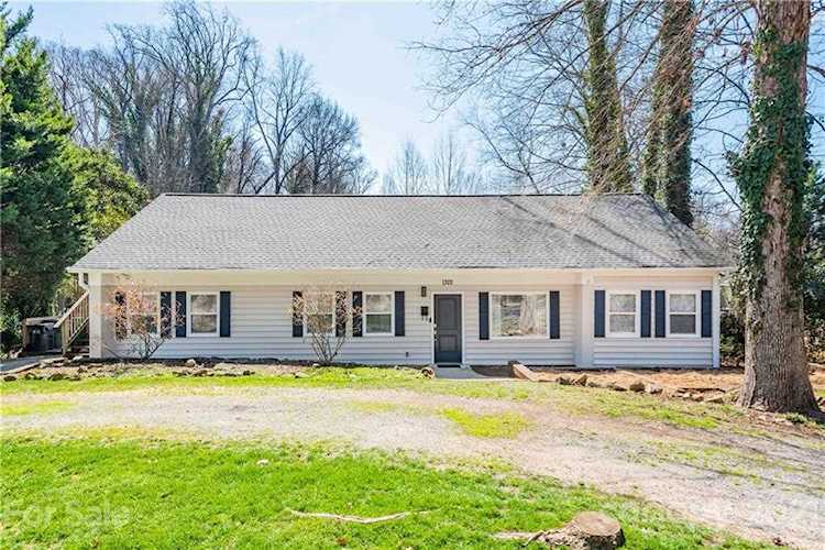 1322 Carolyn Dr Charlotte, NC 28205
