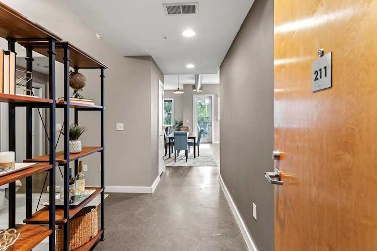 680 Greenwood Ave #211 Atlanta, GA 30306
