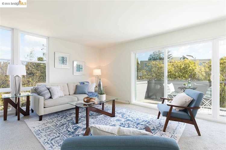 3945 Harrison St Oakland, CA 94611