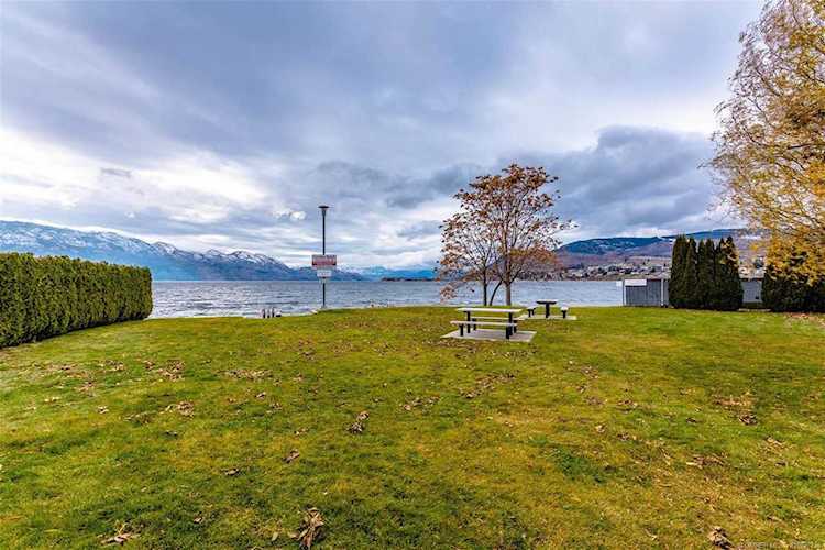 2035 Boucherie Road West Kelowna, BC V4T1Z8