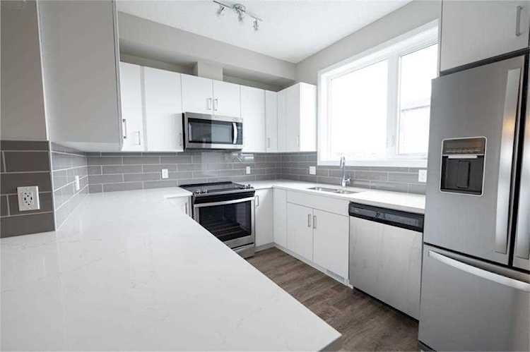 16 Evanscrest Park NW #606 Calgary, AB T3P 1R3