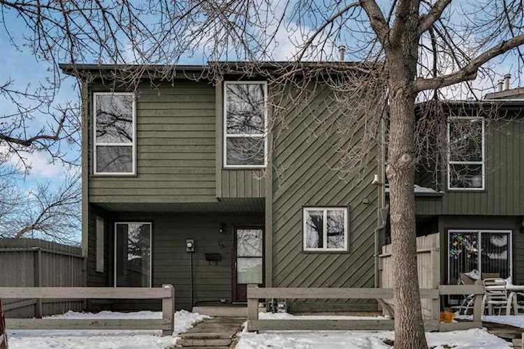 420 Grier Ave NE #15 Calgary, AB T2K 5X6