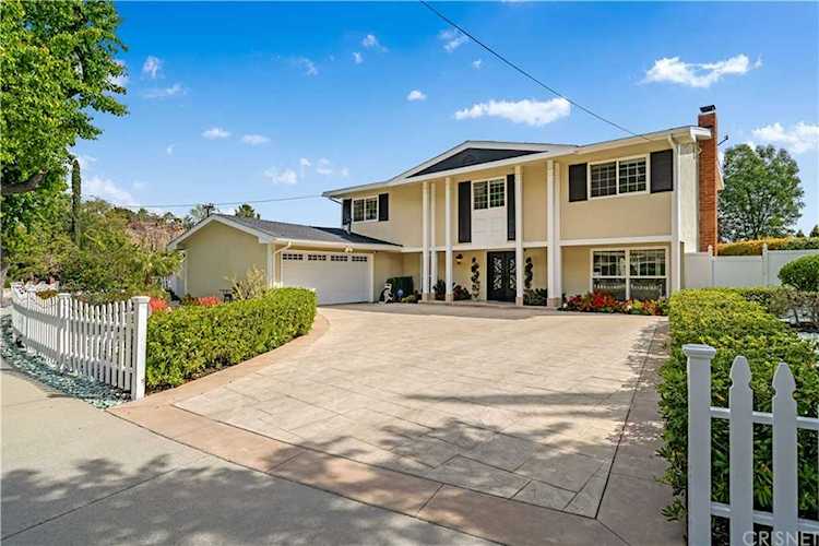 22457 De Kalb Drive Calabasas, CA 91302