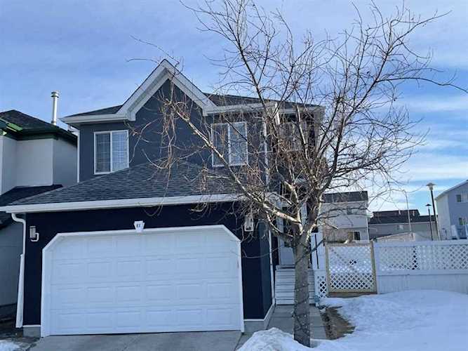 81 Martin Crossing Green NE Calgary, AB T3J 3S7