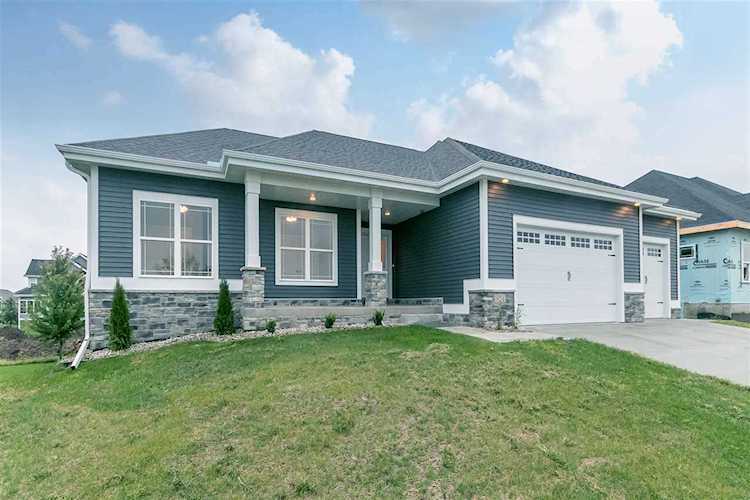 6243 Fountainhead Cir Deforest, WI 53532