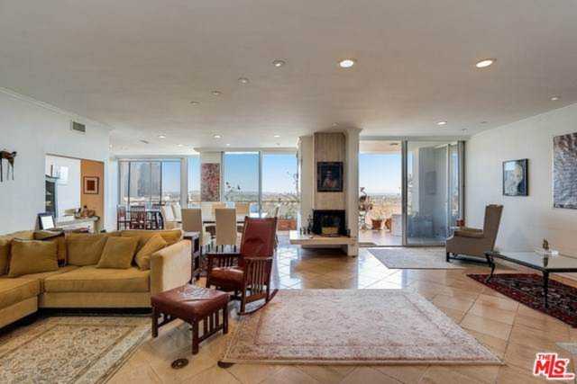 1333 S Beverly Glen Blvd #1002 Los Angeles, CA 90024