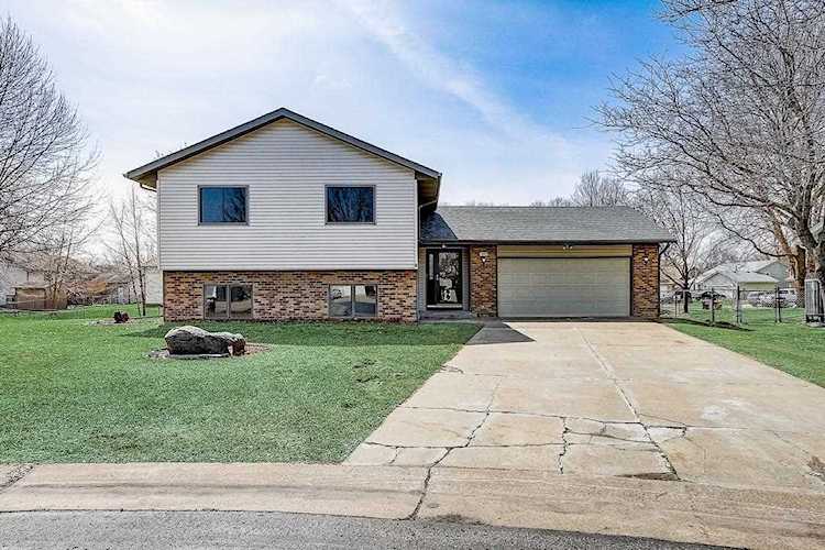 7097 42nd Street Court N Oakdale, MN 55128