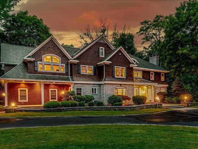 4 Cedar Rock Dr East Greenwich, RI 02818