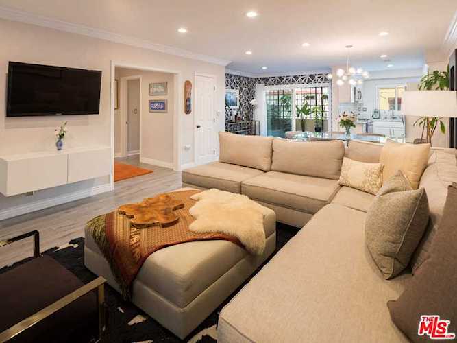 11646 Chenault Street #7 Los Angeles, CA 90049