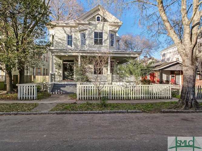 208 W 35th St Savannah, GA 31401
