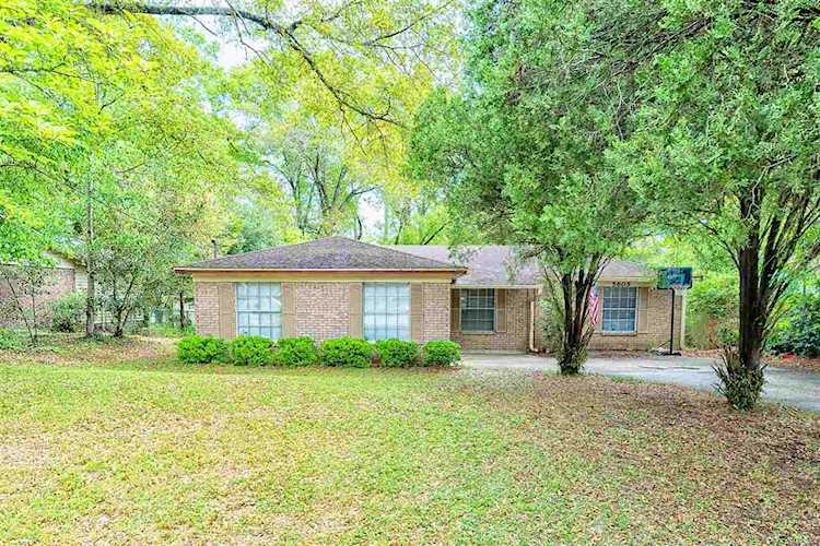 5605 Maple Forest Dr Tallahassee, FL 32303 in Autumn Woods Photo 1