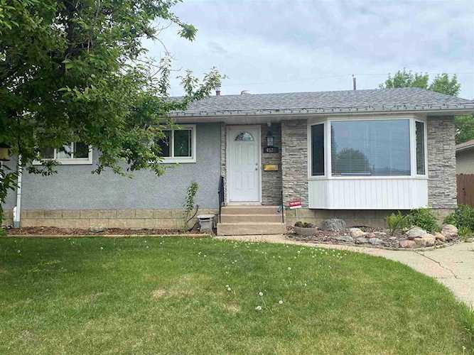 4528 103A Avenue Edmonton, AB T6A 0W3