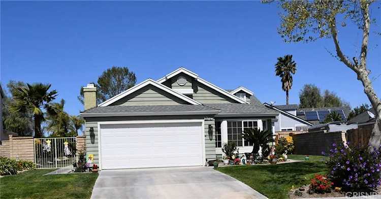 16729 Tiara Ct Terrace Canyon Country, CA 91387