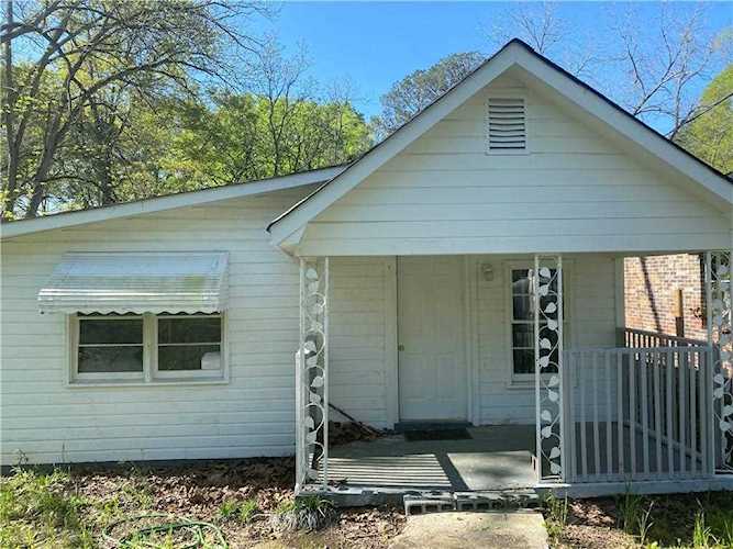 1303 S 2nd Place Phenix City, AL 36869