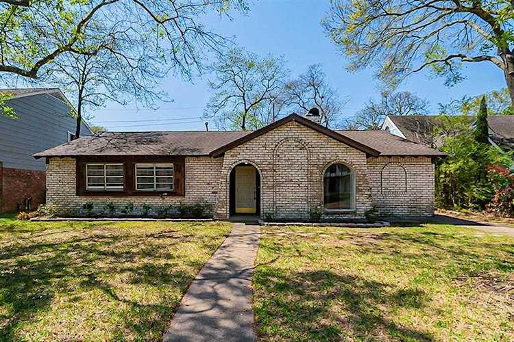 11907 Cedarcliff Dr Houston, TX 77070